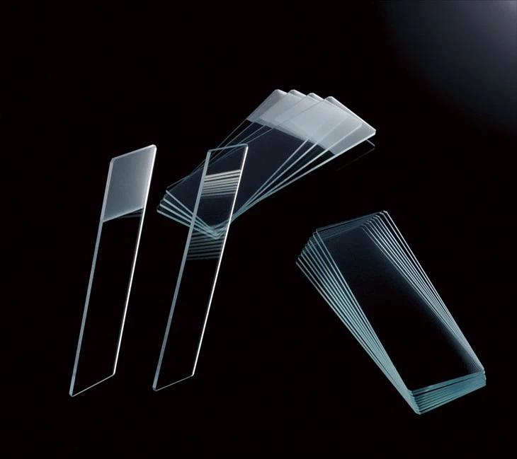 FROSTED SLIDE, SINGLE FROSTED END, ROUNDED CORNERS, 75 X 25 X 1MM